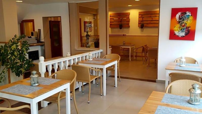 Hotel La Isla image