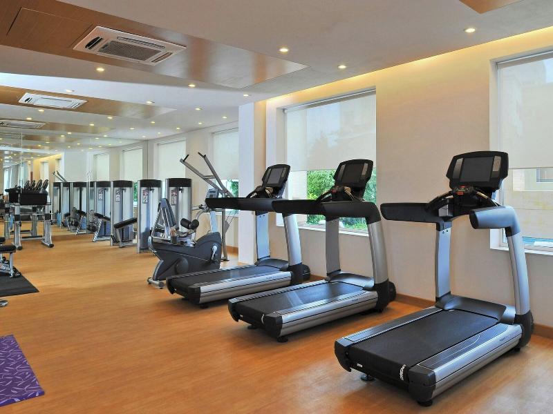 Four Points By Sheraton Hotel and Serviced Apt image