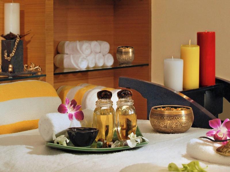 Four Points By Sheraton Hotel and Serviced Apt image