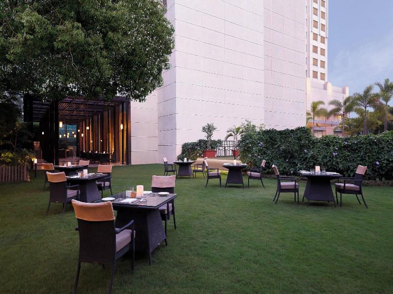 Four Points By Sheraton Hotel and Serviced Apt image