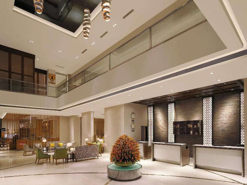 Four Points By Sheraton Hotel and Serviced Apt image
