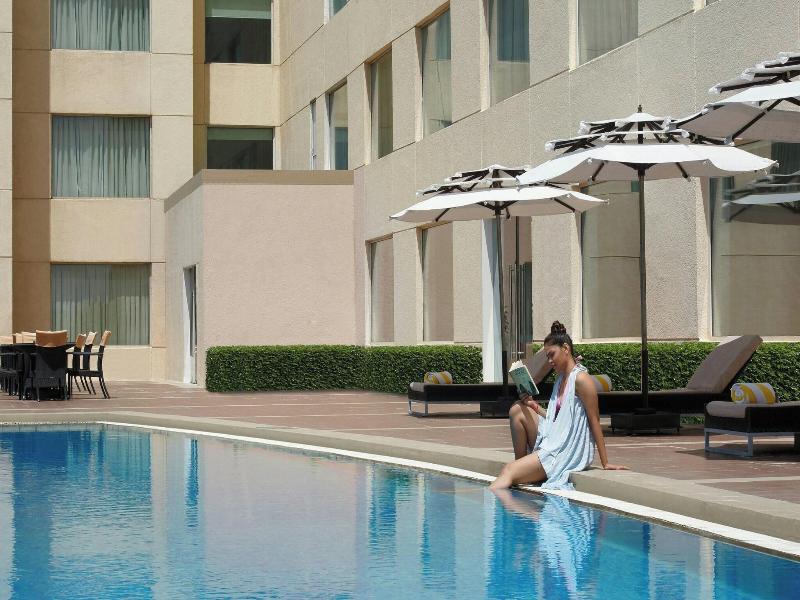 Four Points By Sheraton Hotel and Serviced Apt image