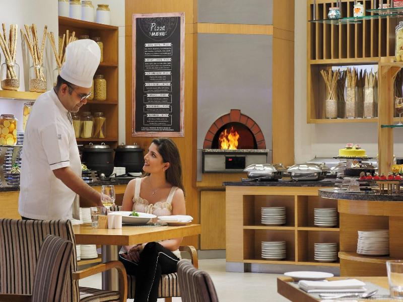 Four Points By Sheraton Hotel and Serviced Apt image