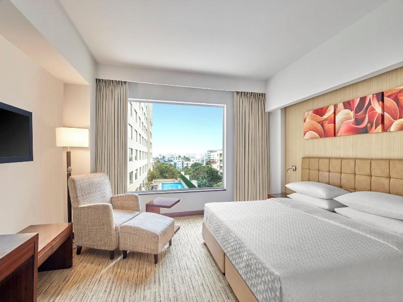 Four Points By Sheraton Hotel and Serviced Apt image