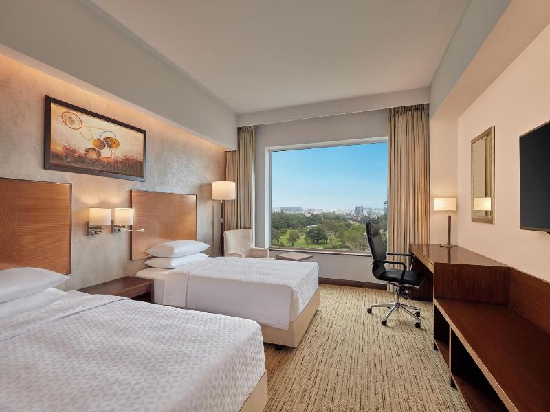 Four Points By Sheraton Hotel and Serviced Apt image