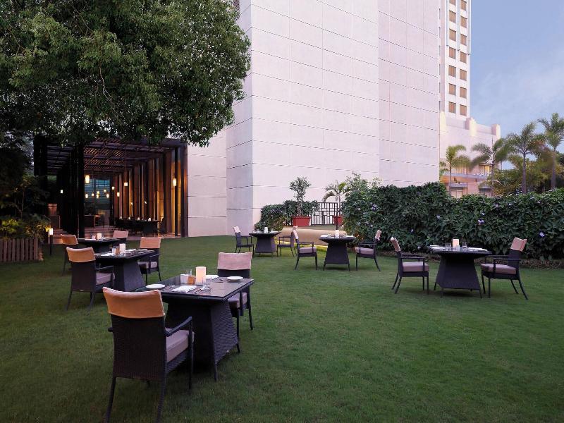 Four Points By Sheraton Hotel and Serviced Apt image