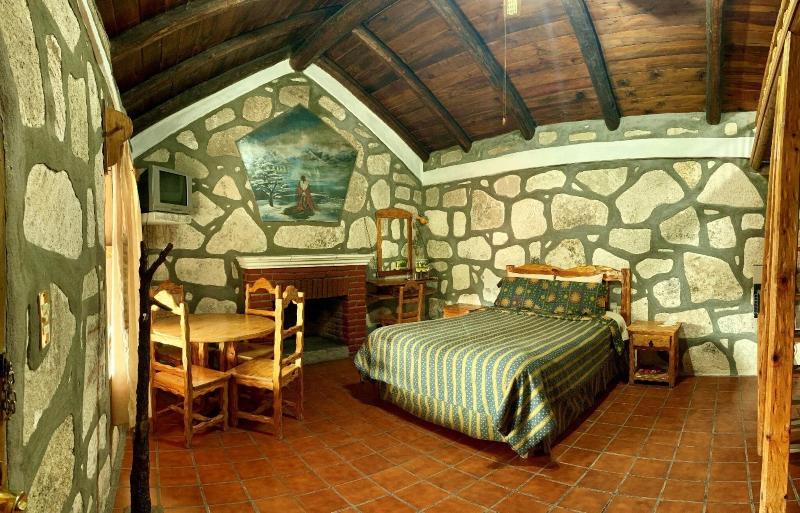 Hotel Misión Barrancas del Cobre image