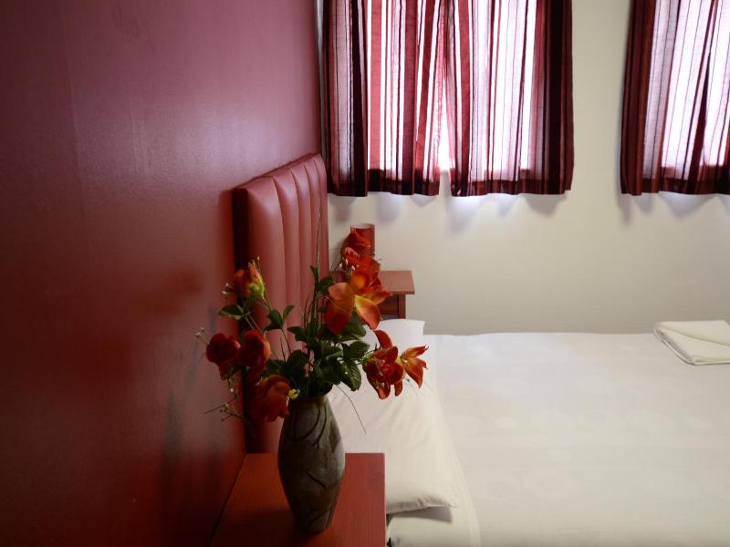 Park Hotel Ilford image
