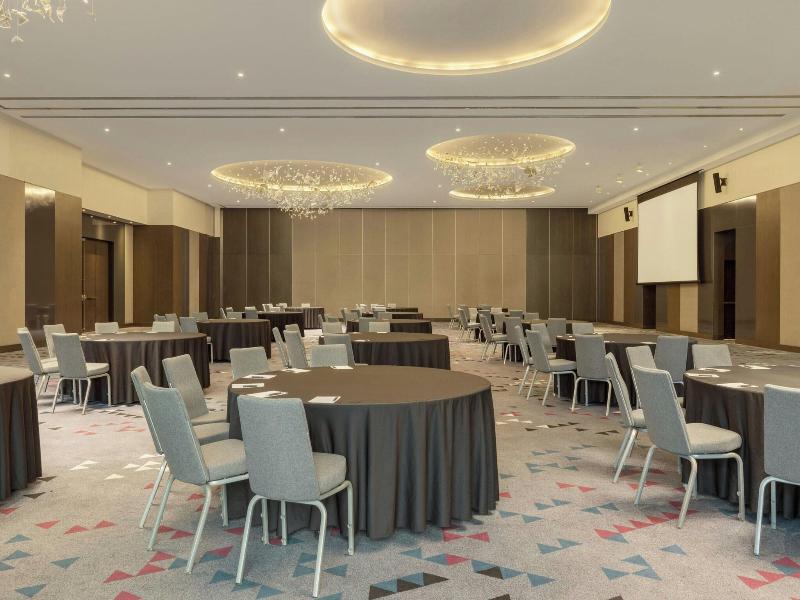 Sheraton Grand Tbilisi Metechi Palace image