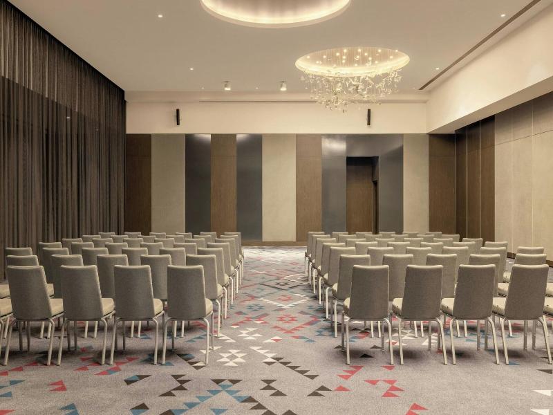 Sheraton Grand Tbilisi Metechi Palace image