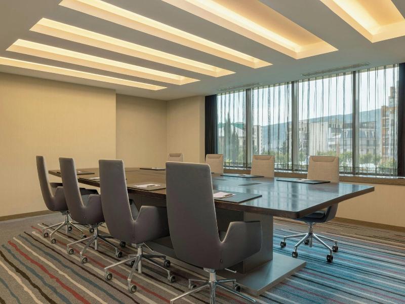 Sheraton Grand Tbilisi Metechi Palace image