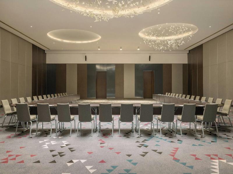 Sheraton Grand Tbilisi Metechi Palace image