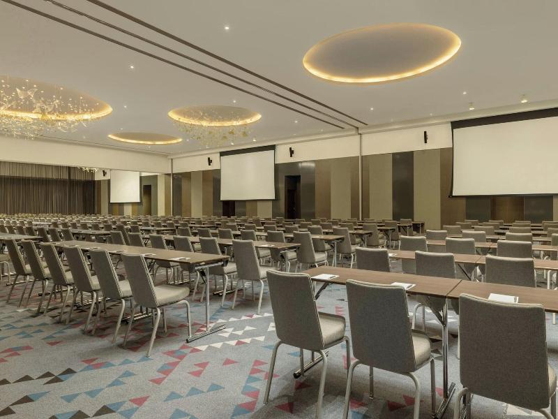 Sheraton Grand Tbilisi Metechi Palace image