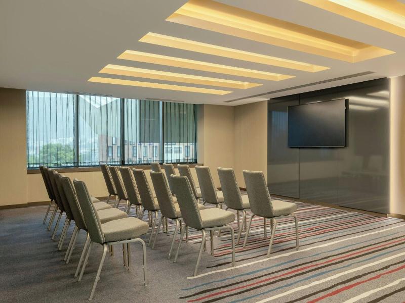 Sheraton Grand Tbilisi Metechi Palace image