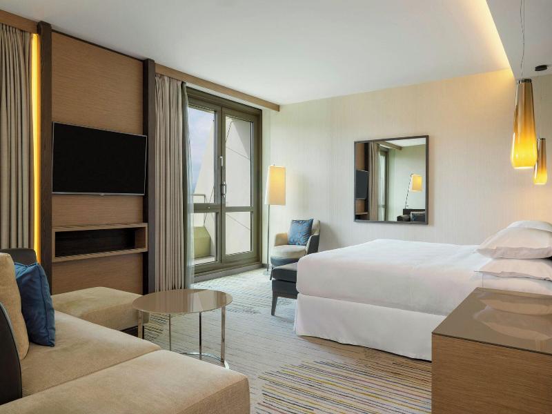 Sheraton Grand Tbilisi Metechi Palace image