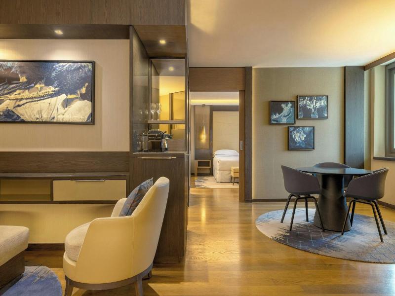 Sheraton Grand Tbilisi Metechi Palace image