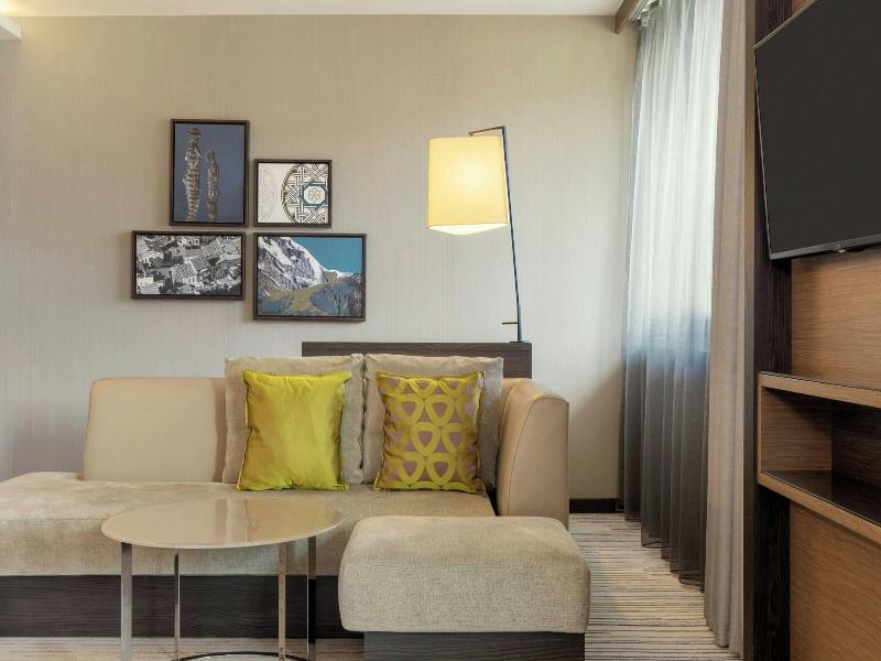 Sheraton Grand Tbilisi Metechi Palace image