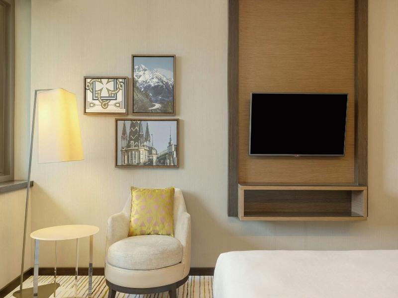 Sheraton Grand Tbilisi Metechi Palace image
