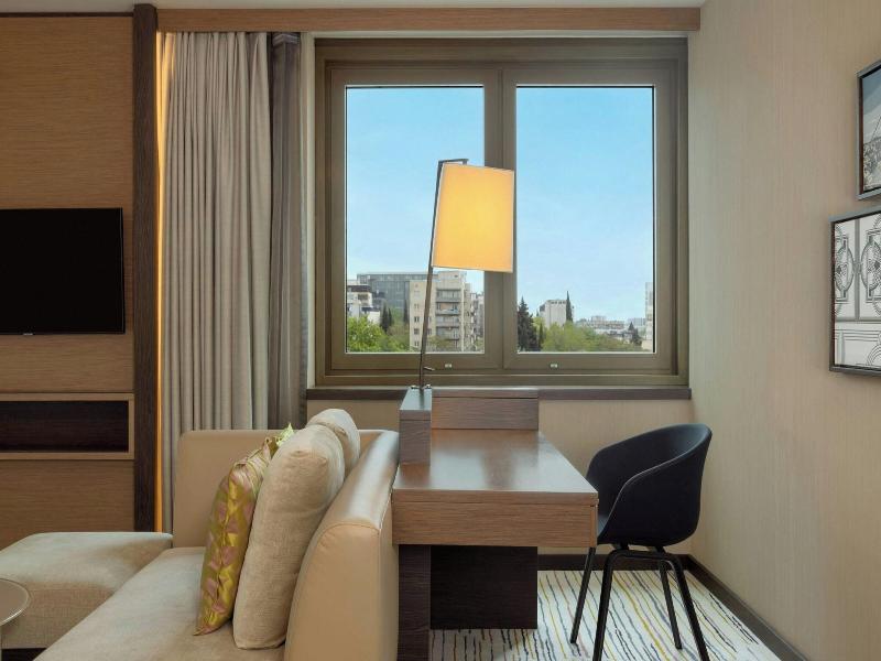 Sheraton Grand Tbilisi Metechi Palace image