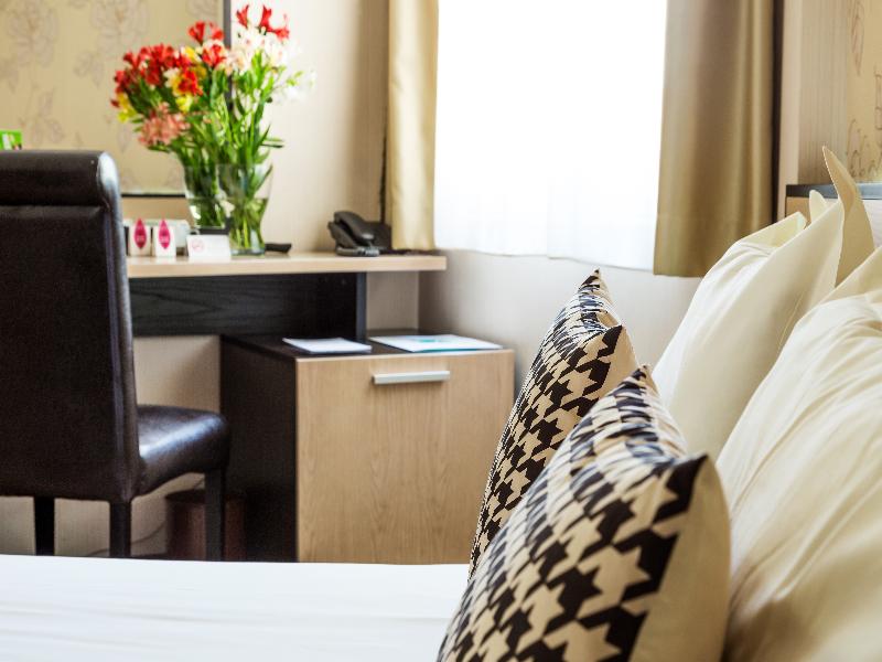 City Avenue Hotel image