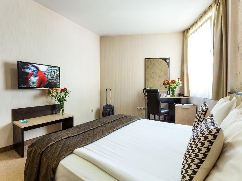 City Avenue Hotel image
