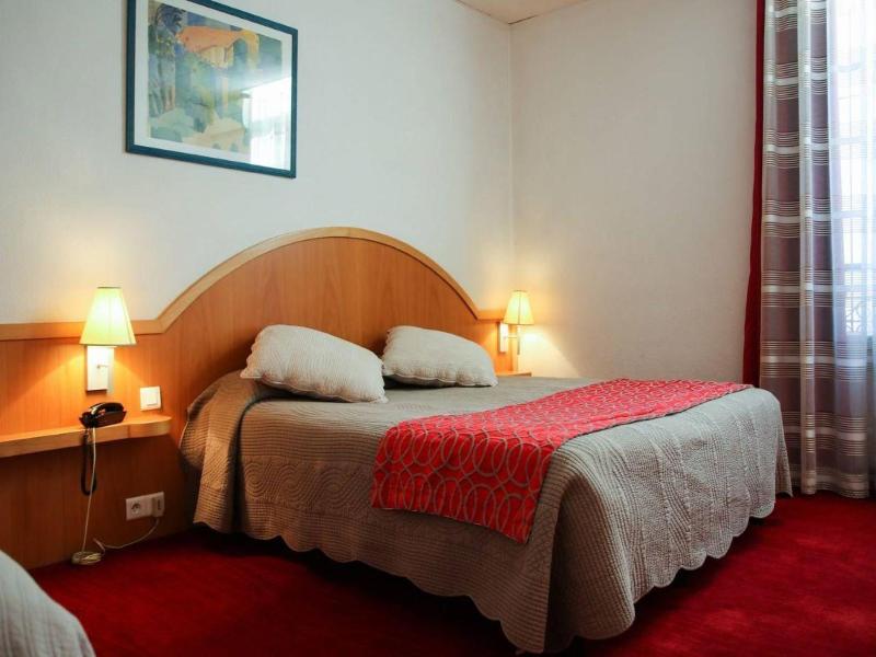 Hotel Oasis image