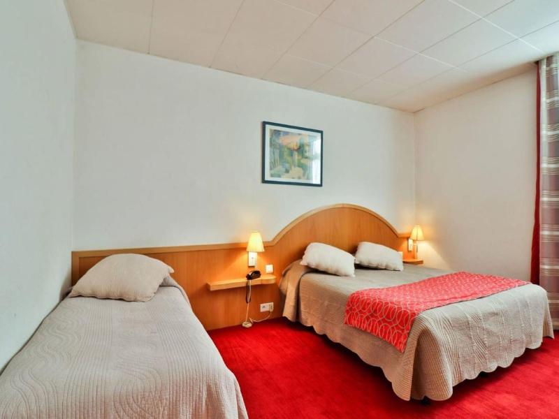Hotel Oasis image