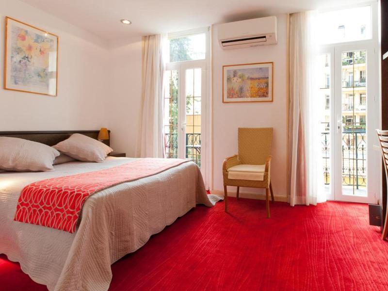 Hotel Oasis image
