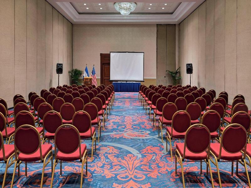 Sheraton Presidente image