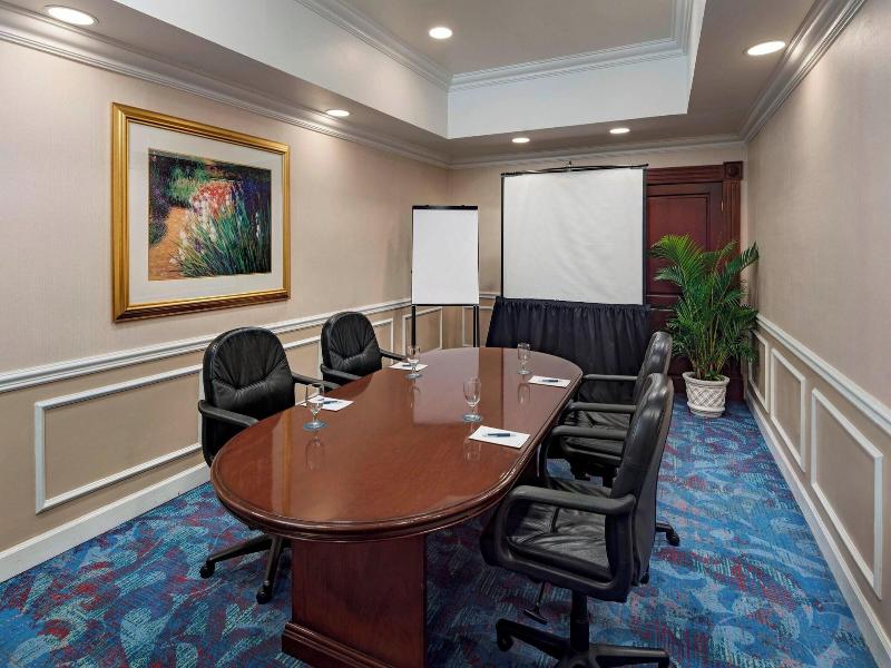 Sheraton Presidente image