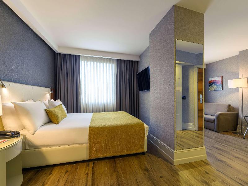Ramada By Wyndham Istanbul Grand Bazaar image