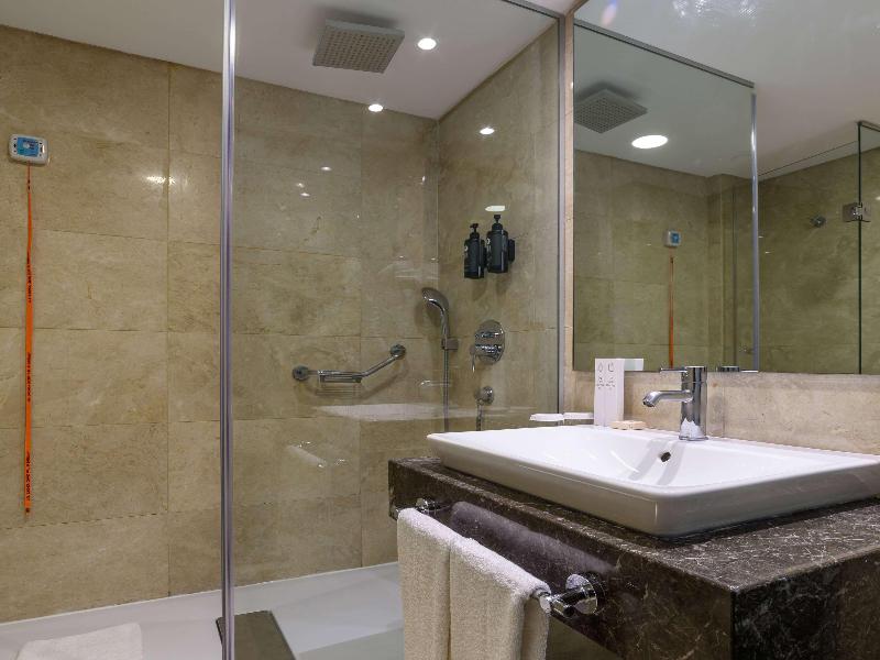 Ramada By Wyndham Istanbul Grand Bazaar image
