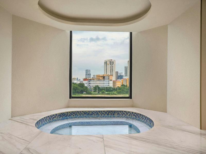 Sheraton Hanoi West image