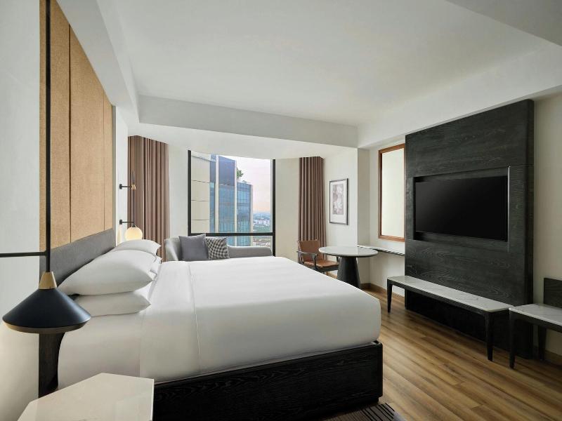 Sheraton Hanoi West image