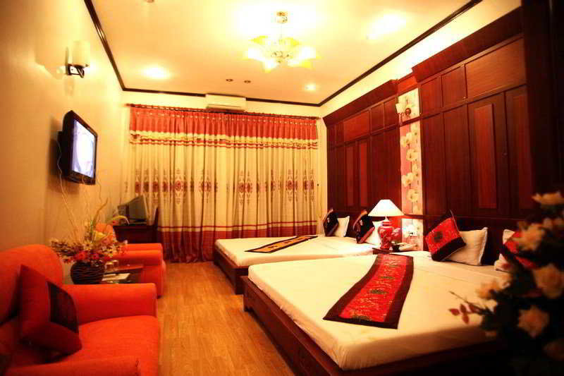 Ханой октябрьская. Отель Asia Paradise Hotel. Отель Ханой Холл. Азия Ханой. Вьетнам кровать отель.