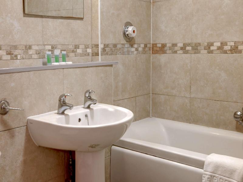 Sure Hotel by Best Western Reading image