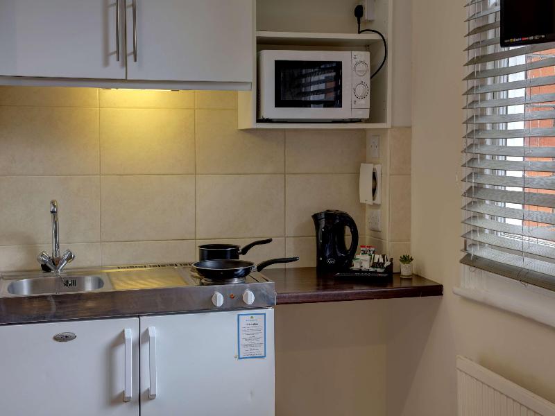 Sure Hotel by Best Western Reading image