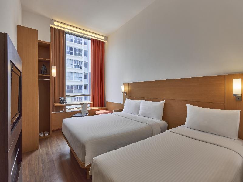 Ibis Singapore Novena image
