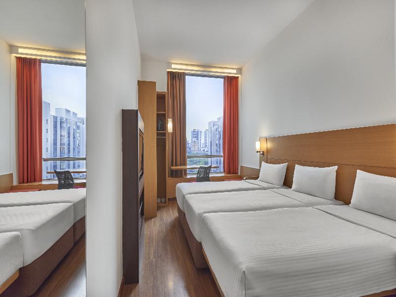 Ibis Singapore Novena image