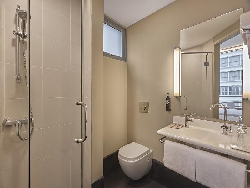 Ibis Singapore Novena image