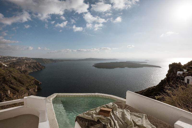 Aqua Luxury Suites image