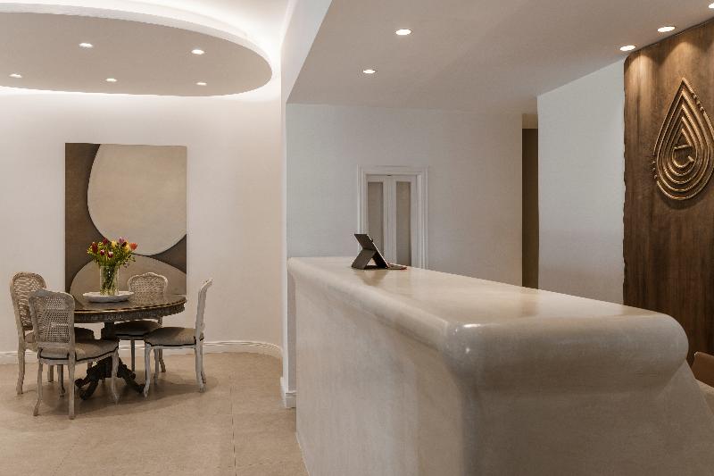 Aqua Luxury Suites image