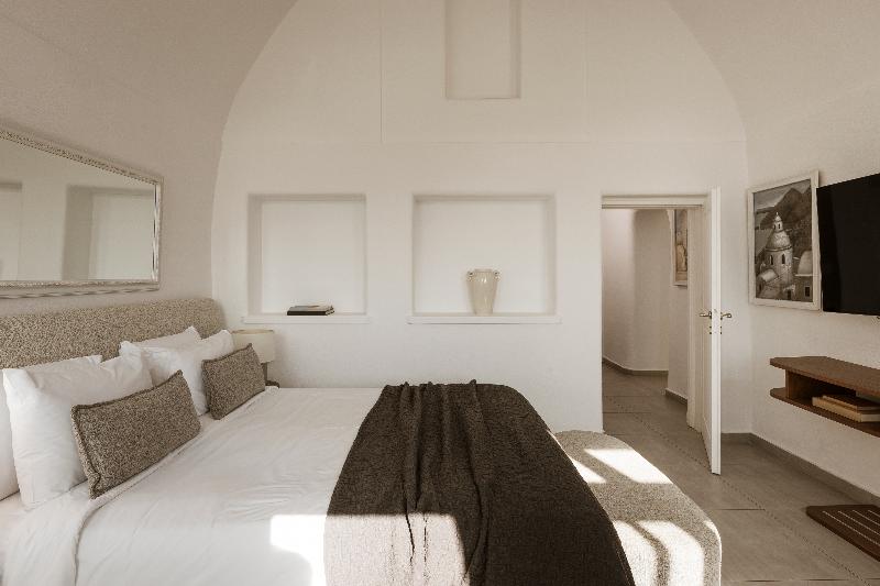 Aqua Luxury Suites image