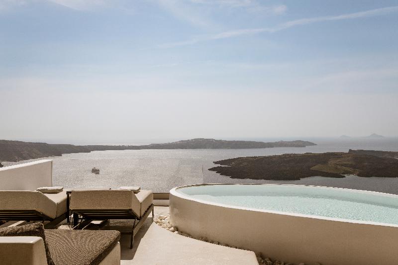 Aqua Luxury Suites image