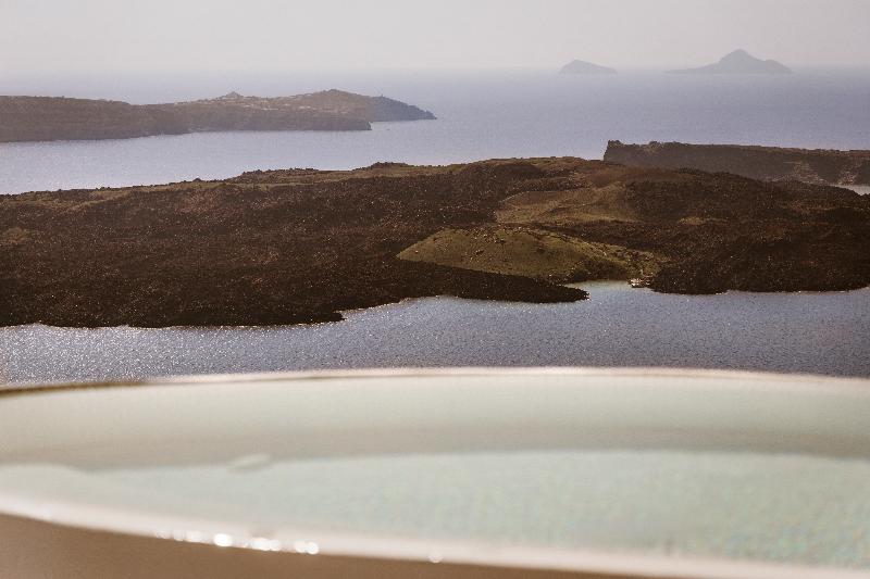 Aqua Luxury Suites image