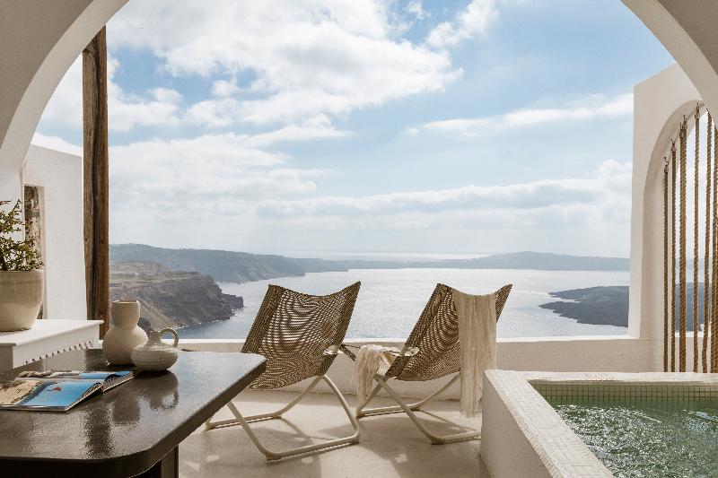 Aqua Luxury Suites image