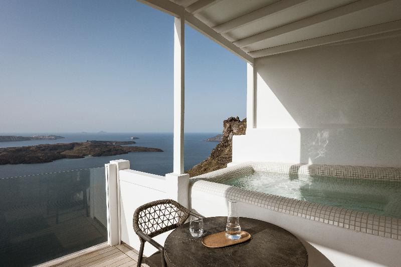 Aqua Luxury Suites image