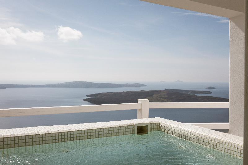Aqua Luxury Suites image