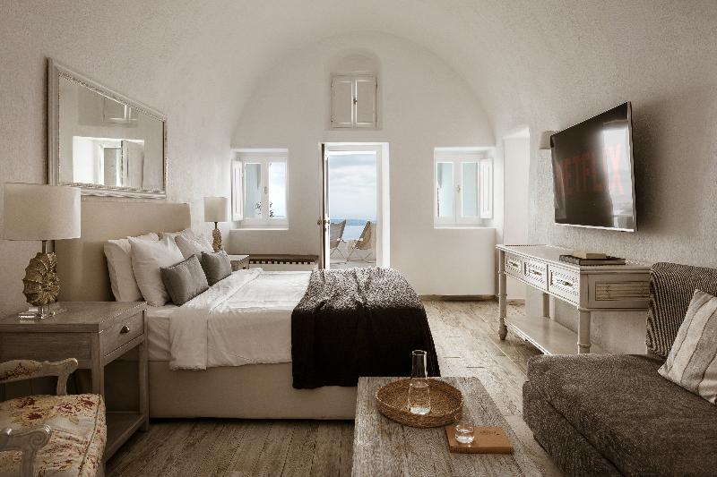 Aqua Luxury Suites image