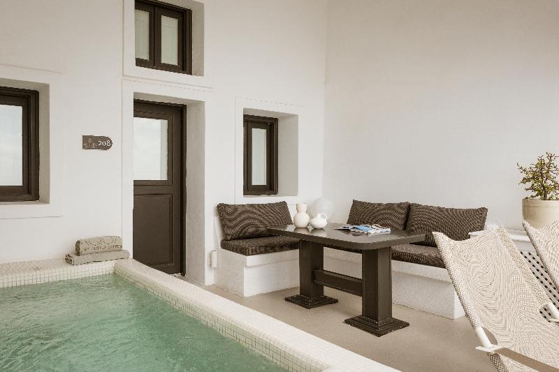 Aqua Luxury Suites image